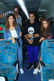 Housefull 4 is touted to be the biggest release this diwali weekend. Akshay Kumar Kriti Sanon Pooja Hegde Others Promote Housefull 4 In Special Train