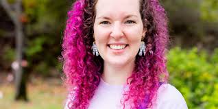 Invisible women: Female scientists missing from Australian STEM curriculum 