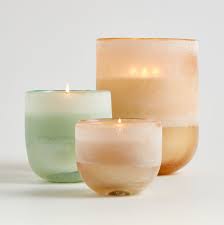 Smells like a stroll down the laguna beach coast with hints of warm salty sea spray and cactus blooms. Illume Fresh Sea Salt Mojave Medium Glass Candle In 2021 Glass Candle Candles Candle Containers