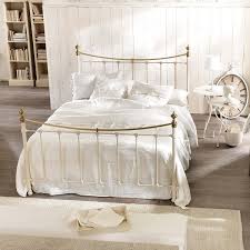 Visualizza altre idee su camera da letto, stile shabby chic, shabby chic. Idee 19 Letti Per Arredare Una Camera Shabby Chic Diotti Com