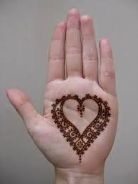 F heart z mehndi pic. 9 Trending Heart Shaped Mehndi Designs With Pictures Styles At Life