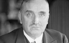 Biographie de l'auteur né en 1991, pierre adrian vit à paris. Le Cure Chez Reginald Gaillard Entre Bernanos Et Pierre Adrian