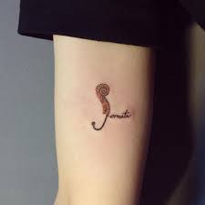 Jazmin Tello Adli Kullanicinin Music Tattoos Panosundaki Pin Dovme Tasarimlari Dovme Fikirleri Dovme