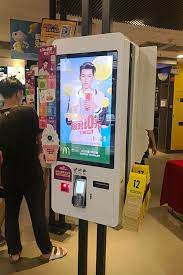 floor standing payment fast food ordering system touch screen kiosk with pos system and bill printer kiosk touch screen mcdonald s restaurant