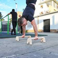 Mejora tu fuerza y musculatura de piernas. Soporte De Madera Para Flexiones Paralelas Pequenas De Calistenia Calistenia Libre