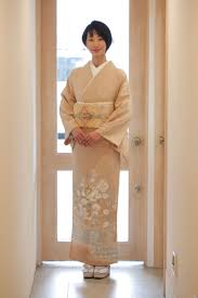 ベージュ花柄（一つ紋）色留袖 - きもの六花（ricca） | 大阪市北区中崎町 | 和裁・着付け