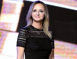 Para już wzięła ślub cywilny, ale teraz czas na przysięgę przed bogiem. Joanna Kurska Pracuje W Netii Jest Ekspertem Ds Marki I Mediow