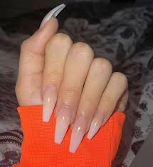 Esta técnica le da un aspecto natural a tus uñas y con un mantenimiento muy simple puede durarte muchos meses. Disenos De Unas Naturales