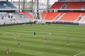 A liga francesa de futebol solicitou ao governo, por meio de comunicado divulgado em seu site, um apoio emergencial para manter a sobrevivência do setor no país em função da pandemia do. Ligue 1 2020 21 Wikipedia La Enciclopedia Libre