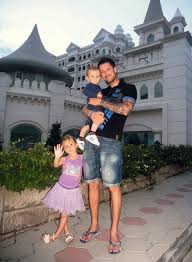 See what petr vágner (petrvagner) has discovered on pinterest, the world's biggest collection of ideas. Miniserial Dovolena Slavnych Kde Stravi Leto Monika Maresova Petr Vagner A Olga Menzelova Dama Cz