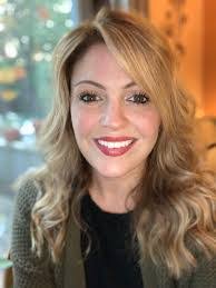 Elizabeth Smith's Instagram, Twitter & Facebook