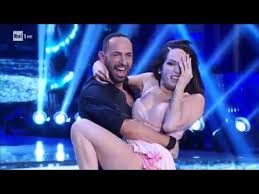 La taille et le poids 2021. La Salsa Di Gessica Notaro E Stefano Oradei Ballando Con Le Stelle 14 04 2018 Youtube