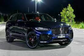 It has its own design of front bumper plus a gloss black grille, roof rails, side vents and door cladding. 10 Picture 2020 Black Jaguar Suv Jaguar Suv Jaguar Jaguar Car