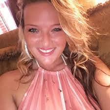 Andrea Gaul's Instagram, Twitter & Facebook