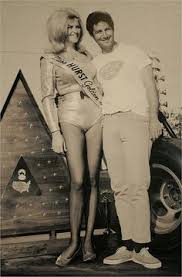 How do we know they're the hottest? 16 Trophy Girls Ideas Racing Girl Grid Girls Linda Vaughn