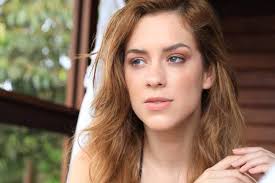 Sophia abrahão is the debut studio album by brazilian singer sophia abrahão.it was released on 16 october 2015 by fs music. F5 Celebridades Sophia Abrahao Afirma Que Namorar Sergio Malheiros A Fez Sair Da Ignorancia Do Racismo 19 08 2019