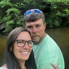 When you rent a golf cart in Bimini what do you need, DL?