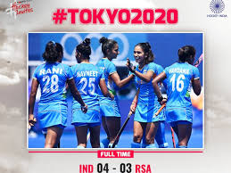 India women's hockey team captain rani rampal (right) with teammates during a training session in bangalore. Lyy9olpmyipj0m