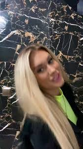 Sandra Tomczyk's Instagram, Twitter & Facebook