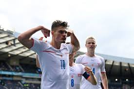 Футболист забил второй гол в матче с шотландией. Sports Ru On Twitter Patrik Shik Posle Gola Euro2020