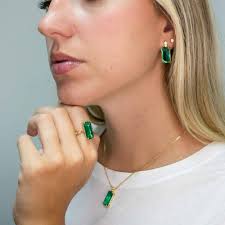 Anel Cristal Baguete Turmalina com Zircônias Folheado em Ouro 18k