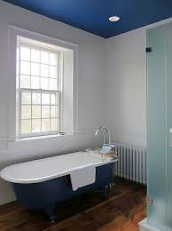 Farbige Badewannen Ideen Fur Moderne Badezimmer Badezimmer Dekor Weisse Badezimmer Badewanne Ideen