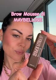 Super Fluff Brow Mousse: Effetto Naturale