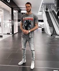 These men's chelsea boots from rockport feature a leather upper and the goring panels are attractive (without being. Chelsea Boots Summer Hot Weather Outfits For Men 22 Ideas Outfits Lookastic