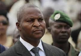 Touadéra à VOA Afrique : « Nous souhaitons un vaste rassemblement pour  jeter les bases d'une République soudée, unie »