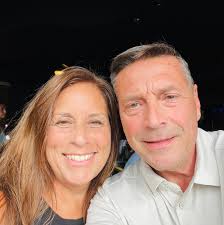 Is there a cool website that shows fun places to fly to? I figure with as  many people just time building there's got to be some forum out there  showing restaurants or