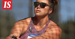 Brooke Andersen ja Janee' Kassanavoid ulkona olympialaisista