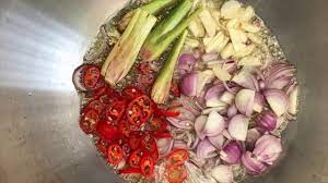 Perasakan dengan garam, gula dan serbuk perasa. Resipi Udang Goreng Serai Wangi Dan Menyelerakan Makanlena