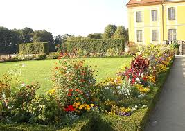 Blumenbeet winterhart anlegen mit diesen tipps klappt s. Blumenbeete Blumenrabatten Anlegen Und Gestalten