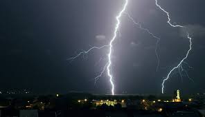 Proč se tyto bouřky tvoří? Od Sobotniho Poledne Zasahnou Cesko Silne Bourky Nekde Mohou Padat I Kroupy Idnes Cz