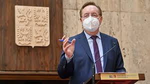 A director of university hospital vinohrady in prague, arenberger was sworn in on april 7 and became. Arenberger V Priznanich Majetku Nevykazal Miliony Za Klinicke Studie Babis Chce Vysvetleni Novinky Cz