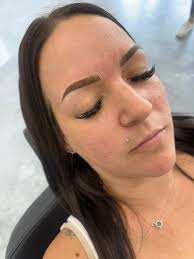 How Many Women can wash they face & still have eye brows  😦🧖🏾‍♀️🧏🏽😂🤣💀👀?