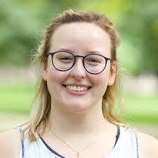 Miranda Mcclelland's Instagram, Twitter & Facebook