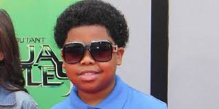 Blader door de 711 benjamin flores jr. Benjamin Flores Jr Bio Family Trivia Famous Birthdays