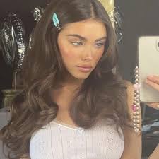 Lauren Simone (@laurensimonef)