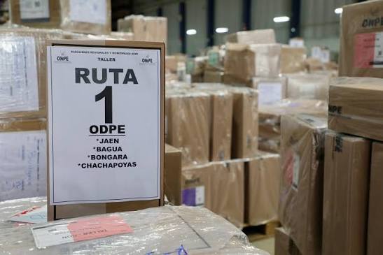 📷 Hoy iniciamos el traslado del material de capacitación electoral desde  nuestro almacén en Lurín hacia las Oficinas Descentralizadas de Procesos  Electorales (ODPE) de todo el país. 🚚 Para este despliegue destinamos