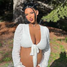 OnlyFans model who 'performed sex act on seven NBA players in one night'  gives birth - Daily Star