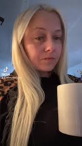 Cynthia Carvalho's Instagram, Twitter & Facebook