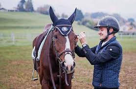 Le cavalier prendra part au. La Gruyere Robin Godel Qualifie Sa Deuxieme Monture