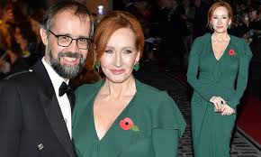 Maybe you would like to learn more about one of these? J K Rowling Bio Age Height Husband Kids Net Worth 2021 Boyfriend Dating Religion Wiki Married Divorce Parents Family Weight Education Dead And More Facts Trendrr