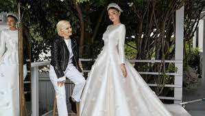 Maybe you would like to learn more about one of these? Traum In Weiss Miranda Kerr Zeigt Ihr Grace Kelly Brautkleid Krone At