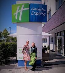 Münih franz josef strauss havalimanı'a 3,9 km mesafedeki 3 yıldızlı holiday inn express munich airport schwaig bei nürnberg, tesis içinde özel otopark ve tesis genelinde hızlı internet erişimi. Holiday Inn Express Bremen Airport Posts Facebook