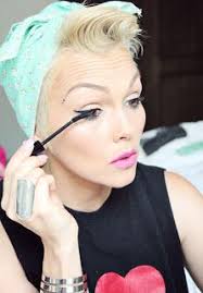 Pin up hairstyles for short hair are so classy and this is a knotted or crocheted net worn to confine the hair. Pin On Kandeeland
