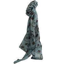 Ce joli foulard est parfait pour les petits matins frais. Foulard Bleu Clair En Coton Et Soie A Imprimes Velo Bicyclette Et Paniers A Fleurs Bleu Clair Foulard Coton