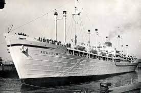 The ship blocking the suez canal is called ever given, even though 'evergreen' is written across it a massive container ship is still stuck in egypt's suez canal, blocking the international trade route and. Skaugum Robomum