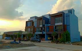 Man of medan is the first installation of the dark pictures anthology series. Tipe Terbaru Givency One Siap Goyang Pasar Property Termewah Di Kota Medan